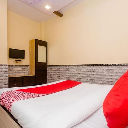 Hotel Nivara Наві-Мумбаї Екстер'єр фото